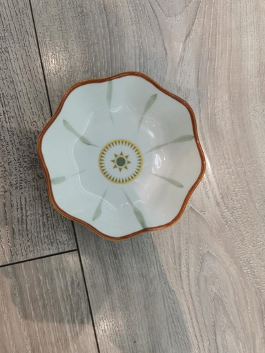 VIENNA 4.5" PETAL PLATE 20/PK 120/CS